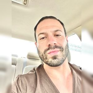 Meet your Posher, Carlos